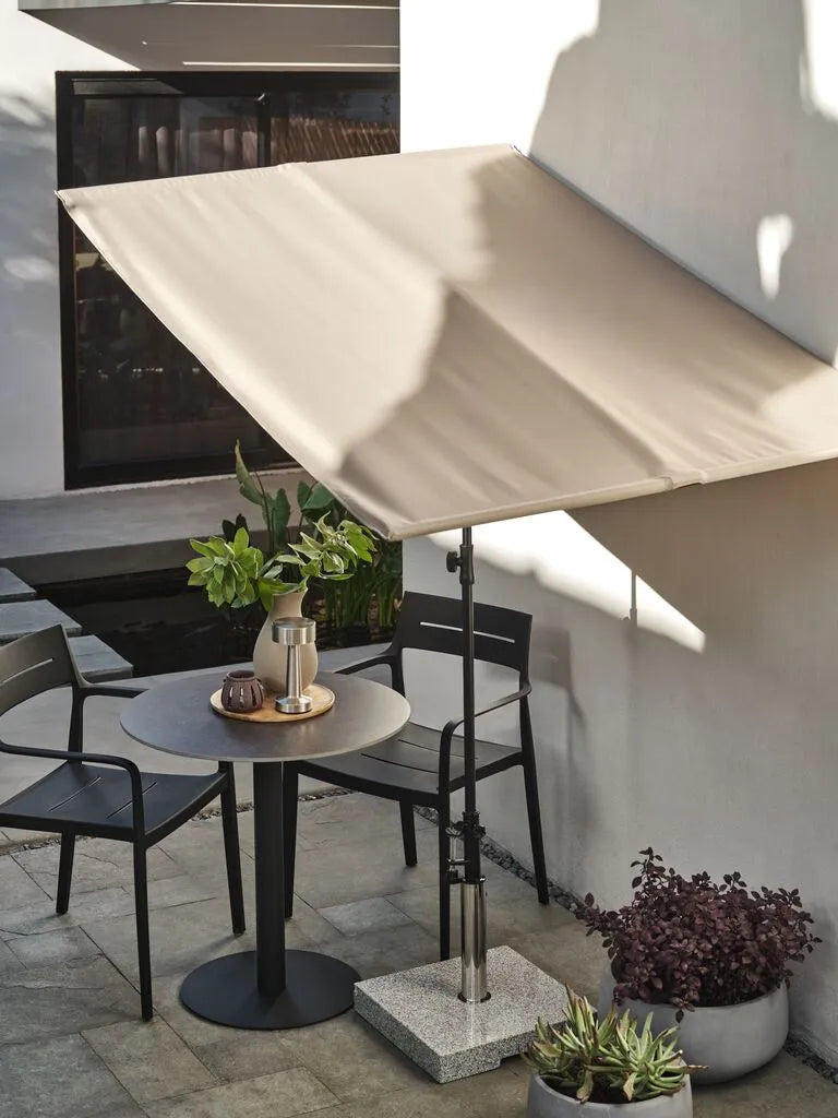 Balkónový slnečník MALMOE s nastaviteľnou výškou a UV ochranou – 130 x 181 cm